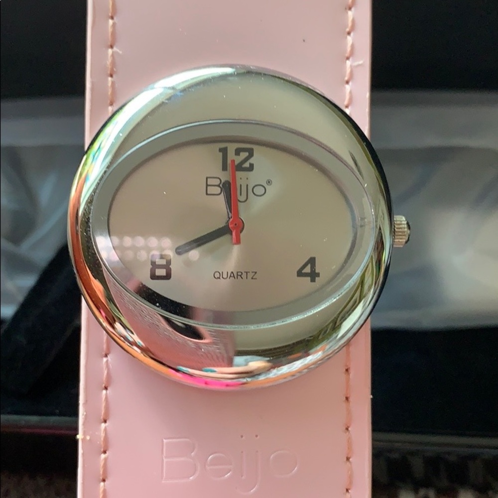 Pink watch - Picture 3 of 6
